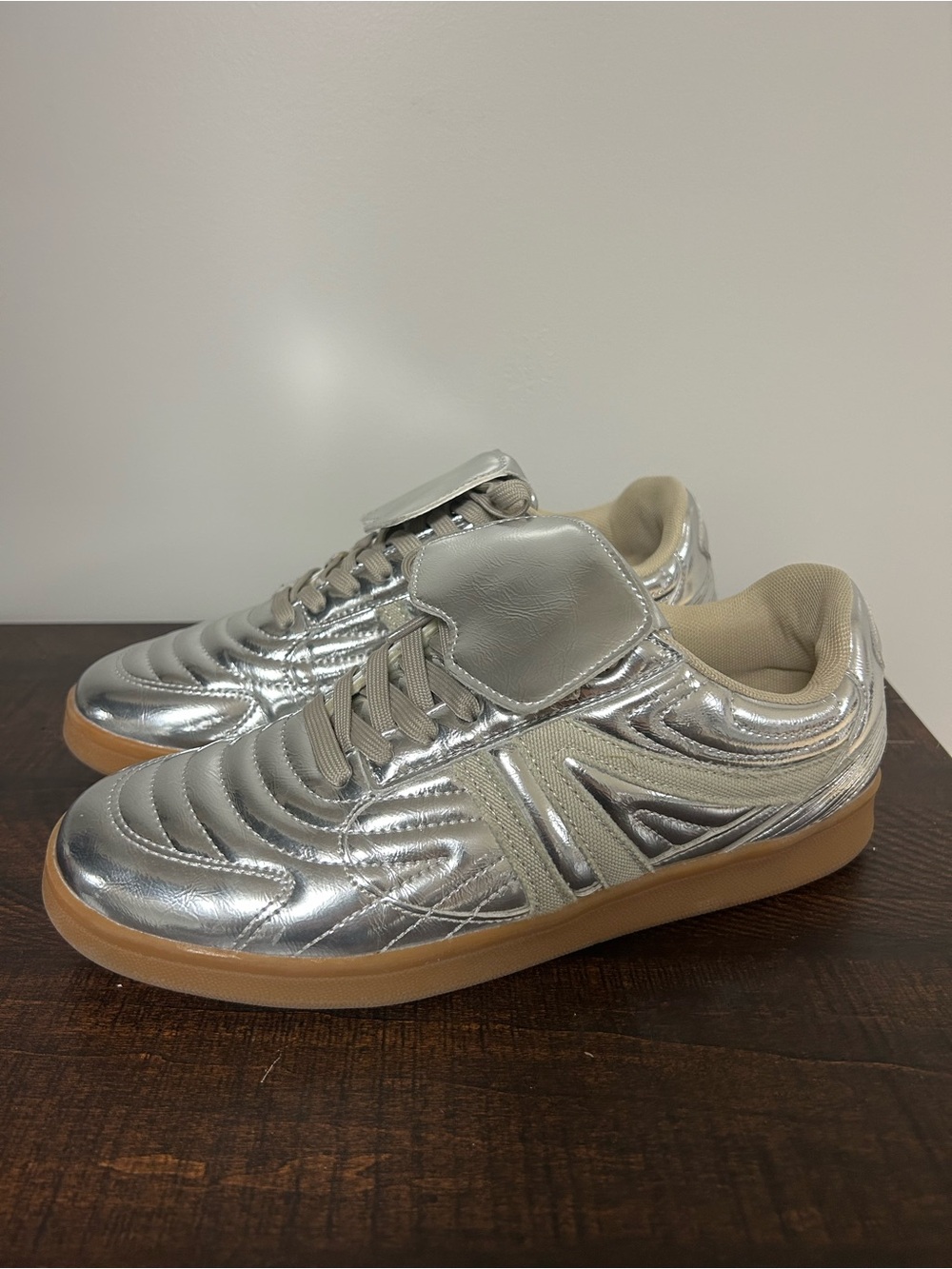 Steve Madden Madrid Silver Women’s Sneakers Size 8.5 Fashion Tennis Shoe